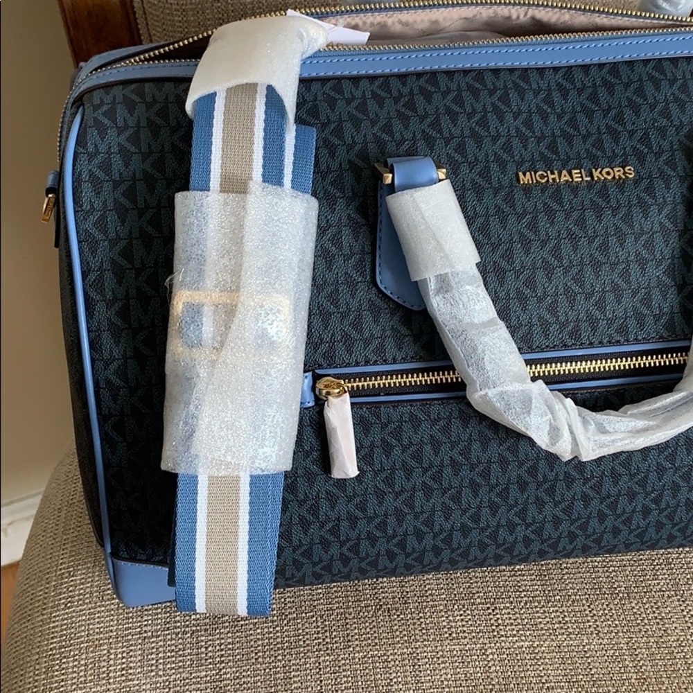 Michael Kors Travel Duffle French Blue - Picture 3 of 7